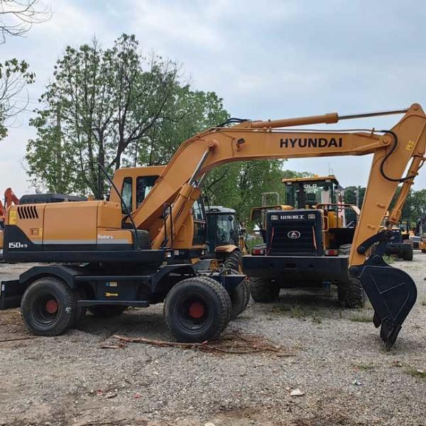 Small Used Excavator Hyundai R150w-9 Wheel Excavator 0.23m3 Bucket Capacity
