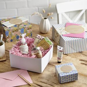 Embossing Floral 3 Pack Folding Packaging Boxes With Bands