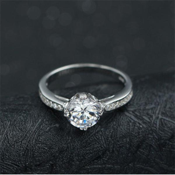 Sterling Silver Brilliant Cubic Zircon Wedding Engagement Ring (RE585)