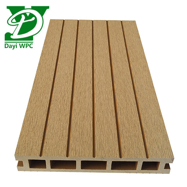 Waterproof WPC Composite Plastic Wood Decking in Cedar