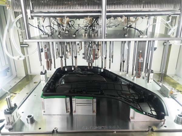 380V Hot Riveting Process Welding Machine For Auto Door Panel