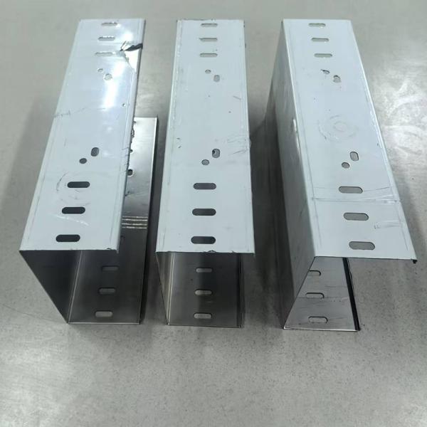 Customized Sheet Metal Stainless Steel Cable Tray Silver 50mm-1000mm Organized Cable Management