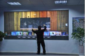 Transparance Thin Foil Game Touch Screen 60 Inch Closed Nano Pet For Security Field