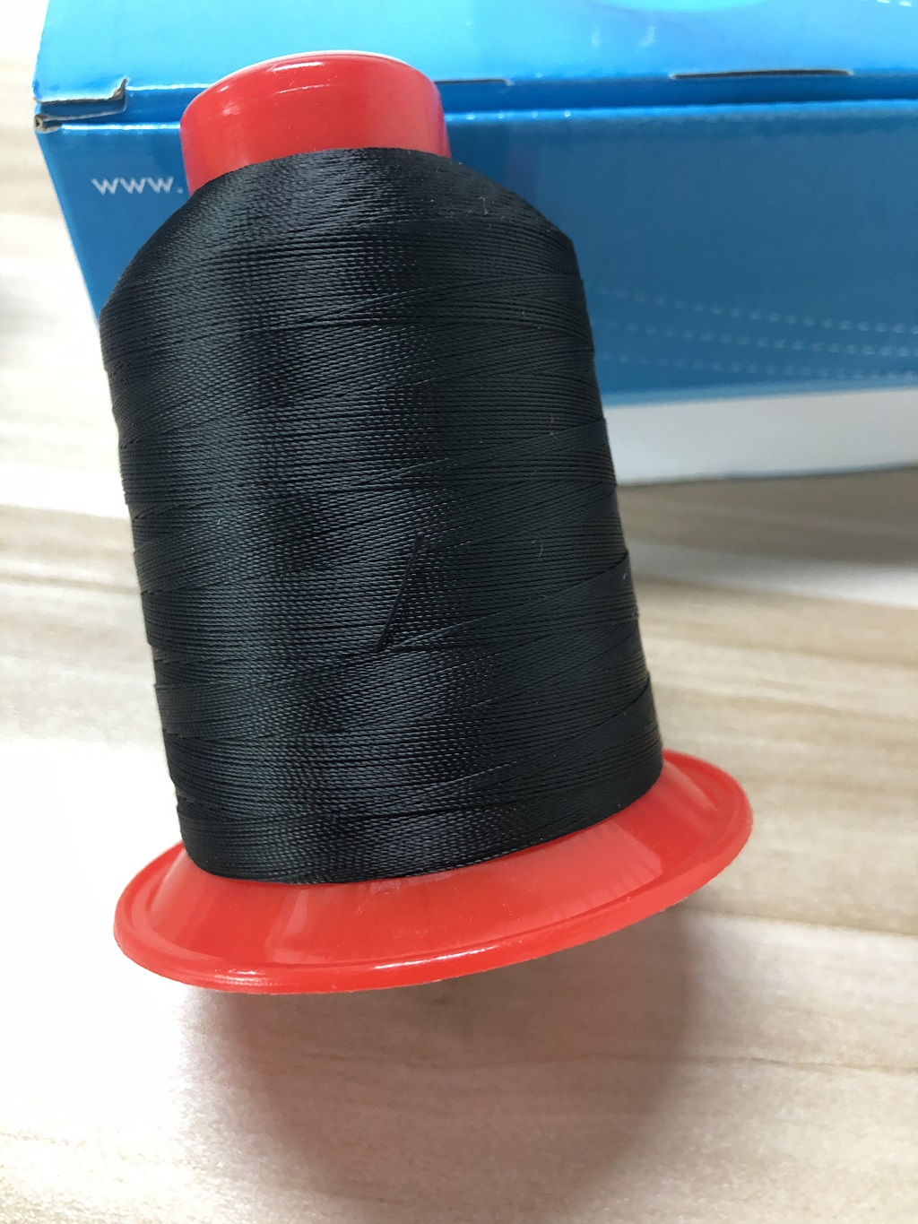 210D/12PLY 210D/18PLY 100% Polyester Fishing Net Thread for Sewing Leather and Garments