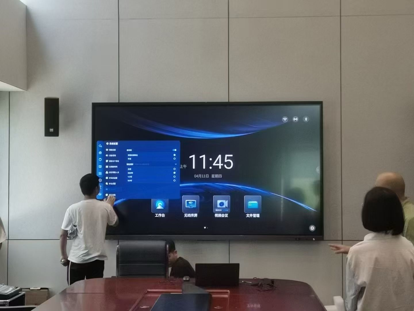 Smart Interactive LED Touch Screen Tablet Elevator-Suitable Electronic Whiteboard for Multimedia Teaching and Conference