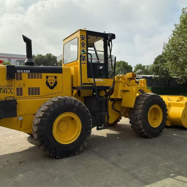 Komatsu WA320-5 loader with excellent power durability and high efficiency Japanese Komatsu WA320-5 construction loader