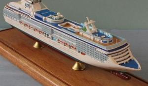 China Coral Princess Toy Cruise Ship Model , Ocean Liner Models With Alloy Casting Container Material on sale