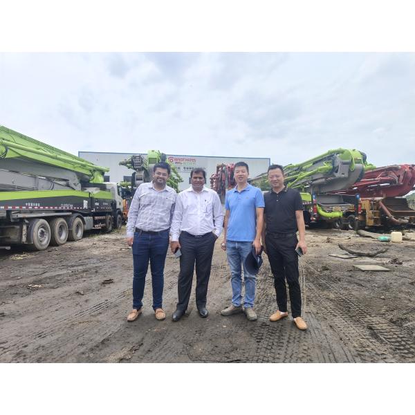 2019 56m Concrete Pump Truck Pump Arm Sand Concrete Mixer for Mercedes-Benz Trucks