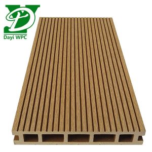 Waterproof WPC Composite Plastic Wood Decking in Cedar