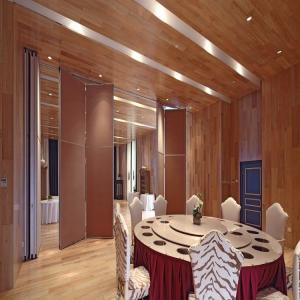 Buy cheap Multi Color Acoustic Aluminium Hanging System Movable Partition Walls For Banquet Room product