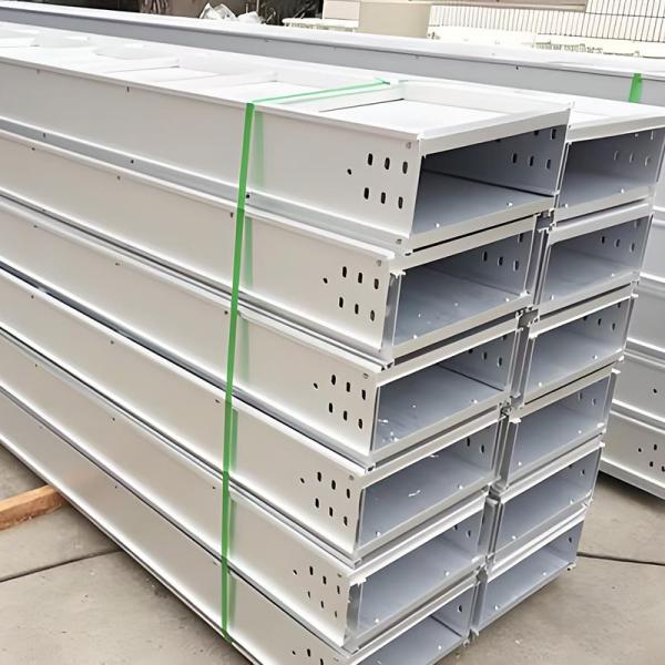 Fully Enclosed Cable Tray 3m Length Non Flammable For Electrical Systems In Industrial Settings