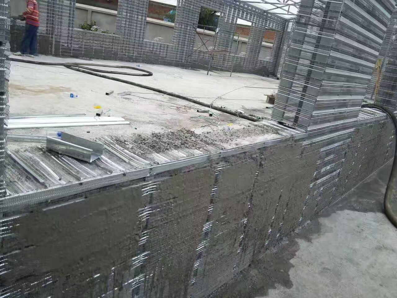 V Type Reinforced Rib Lath Mesh , 610mm Width 0.3mm Thickness Galvanized Metal Lath