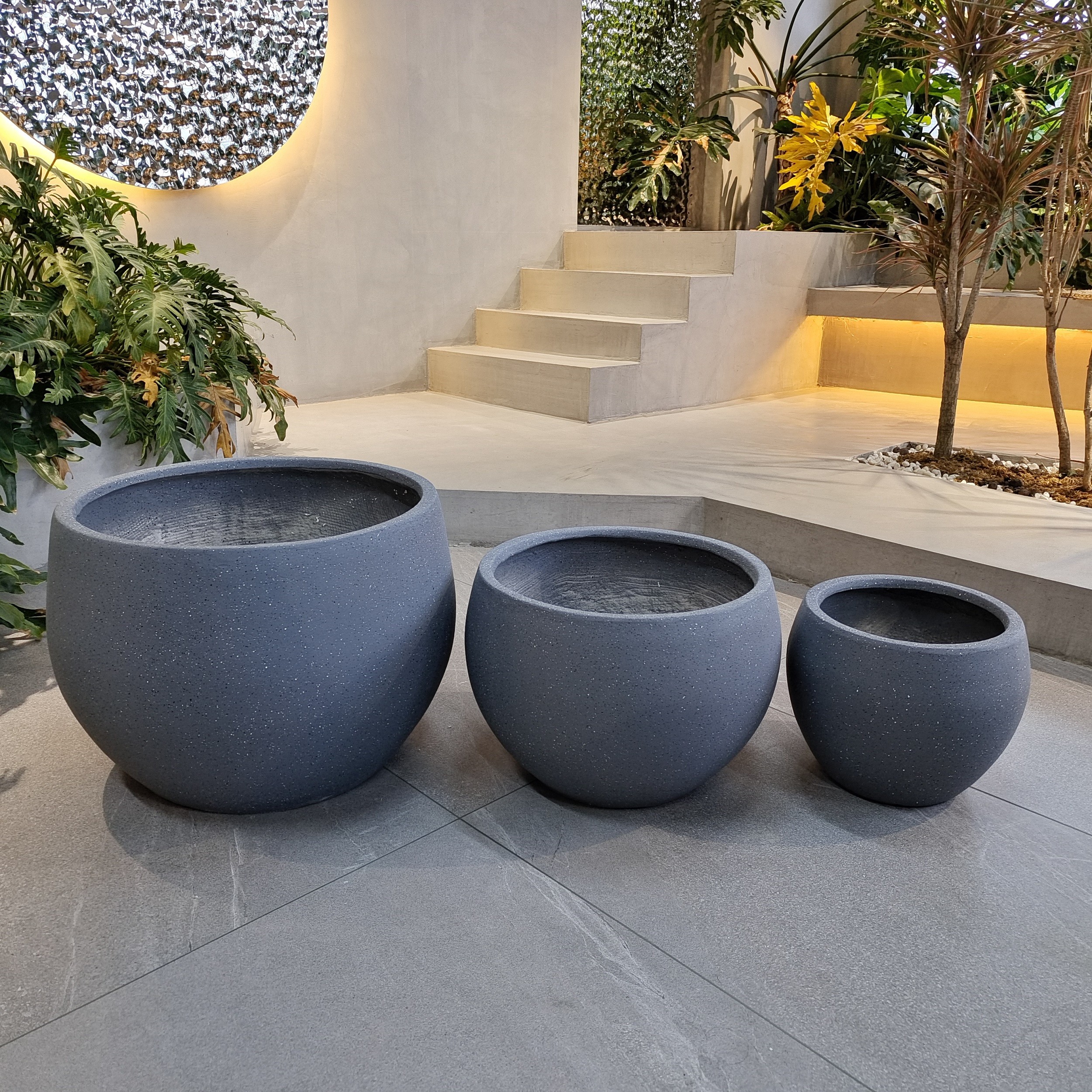 Buy cheap Fireproof Fiber Clay Planter Frost Resistant For Garden product