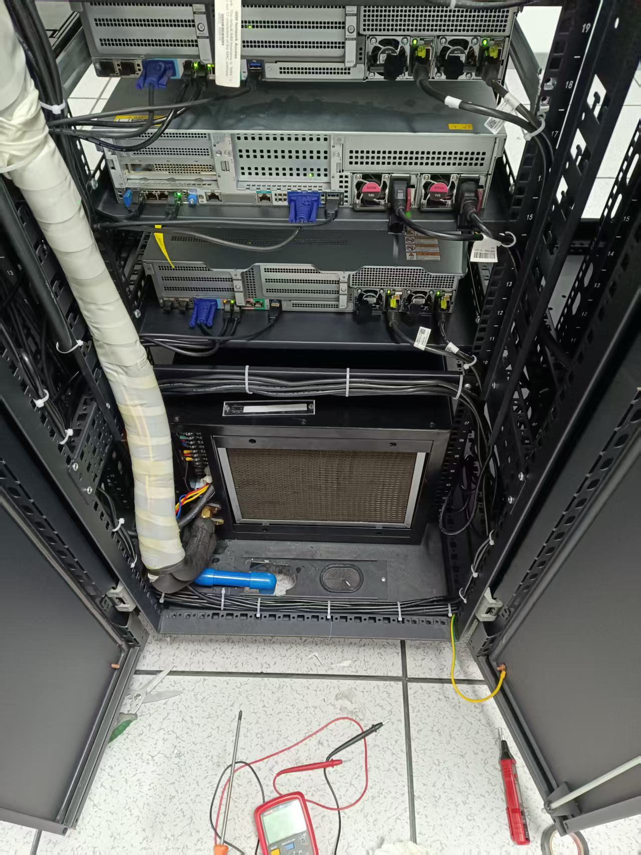 RoHS 19 Inch Server Rack Mount Air Conditioner 15kW For Micro Module Data Center