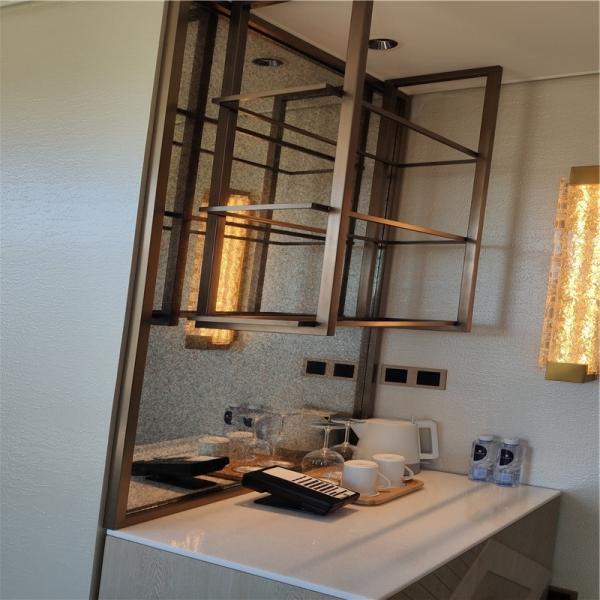 Clothing store display rack stainless steel drawing mirror titanium gold clothes and hats hanging display shelf