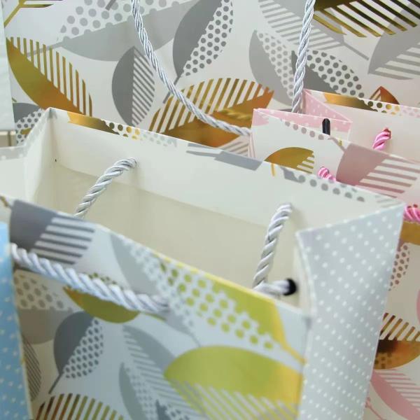 Customized Recyclable Kraft Floral Shopping Bag Commercial Paper Bag