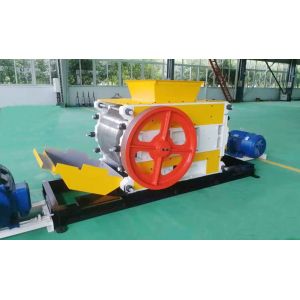 Buy cheap Manganese Steel Refine Roller Crusher Machine Output Diameter 0 - 3mm product