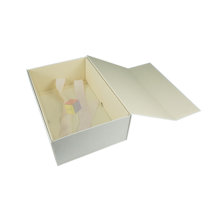 Folding Magnetic Closure Brand Custom Logo Apparel Clothing Box Packaging Luxury Paper Rigid Cardboard