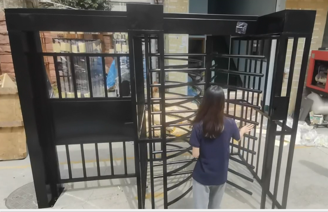 Speed Full Height Turnstile Gate With SUS304/316 Material In UAE 30-45P/Min Capacity