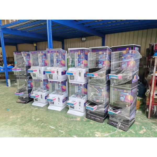 Mini claw crane machine with prizes
