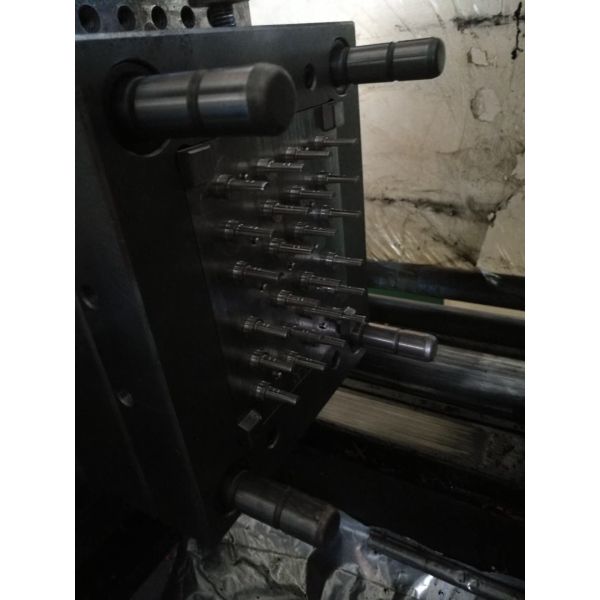 Low Pressure Variable Pump Injection Molding Machine For Plastic Tableware