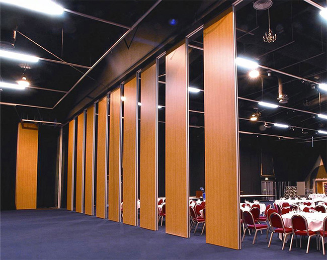Custom Hotel Yellow Wooden Partition Wall 6m High Acoustic Absorption
