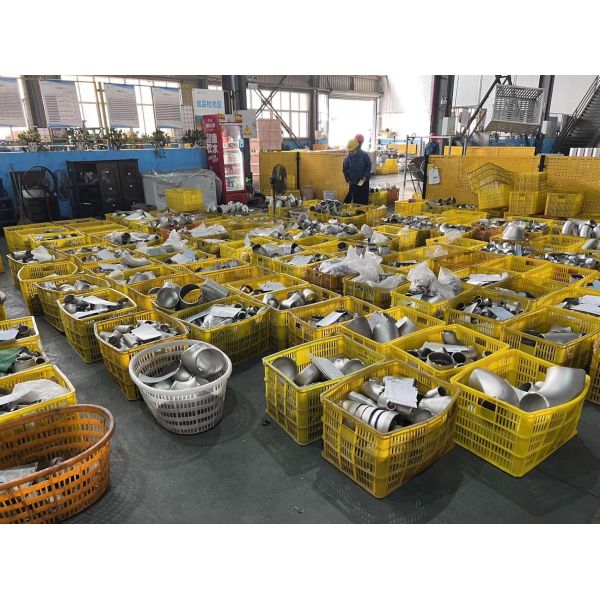 DN6 To DN800 Stainless Steel Butt Welded Flanging Stub End Polished Finish Flat Face