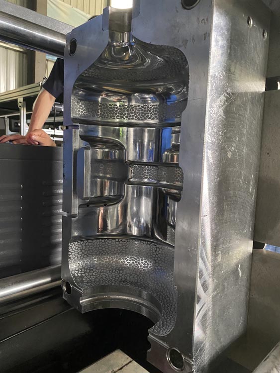 DELTA PLC Controlled LGB-20L Superior PET Bottle Making Machine for PP Production