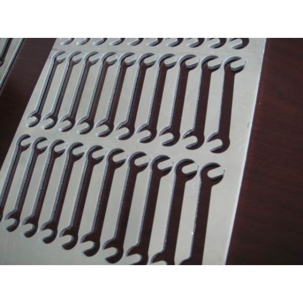 Mild steel , aluminium , brass and copper fiber cnc laser cutting machine