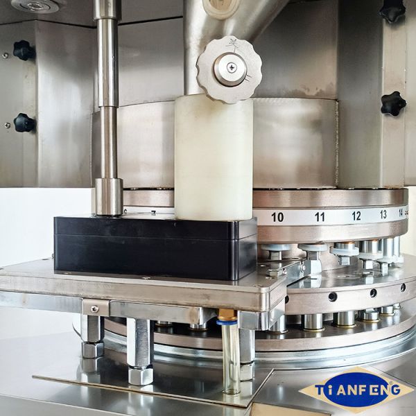 Customized Automatic Rotary Pharmaceutical Pill Press For Chemical Laboratory