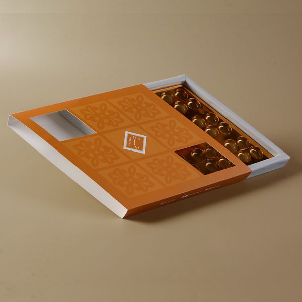 Elevate Your Snack Packaging with Our Customizable Craft Paper Prismatic Chocolate Box