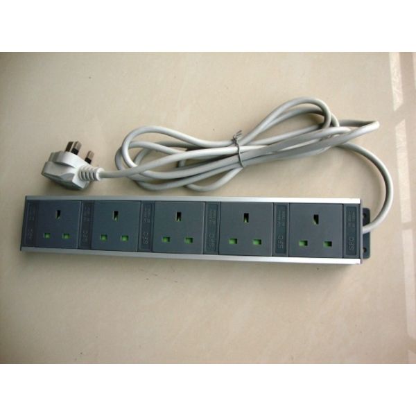 Aluminium Alloy Housing European Power Strip , 5 Receptacle Electric Outlet