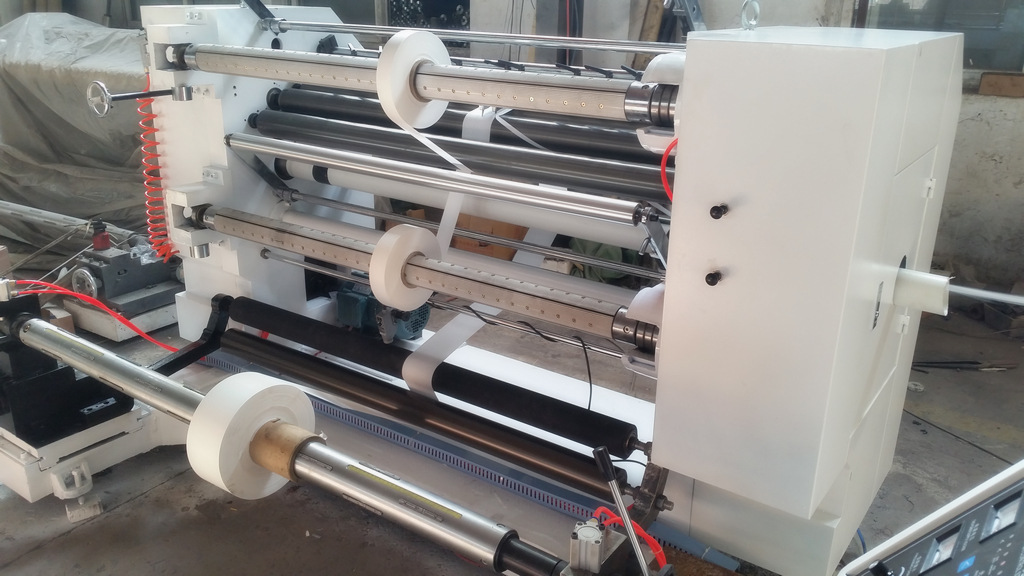 LFQ Series Computer Control Vertical Type paper roll Slitting and Rewinder Machine
