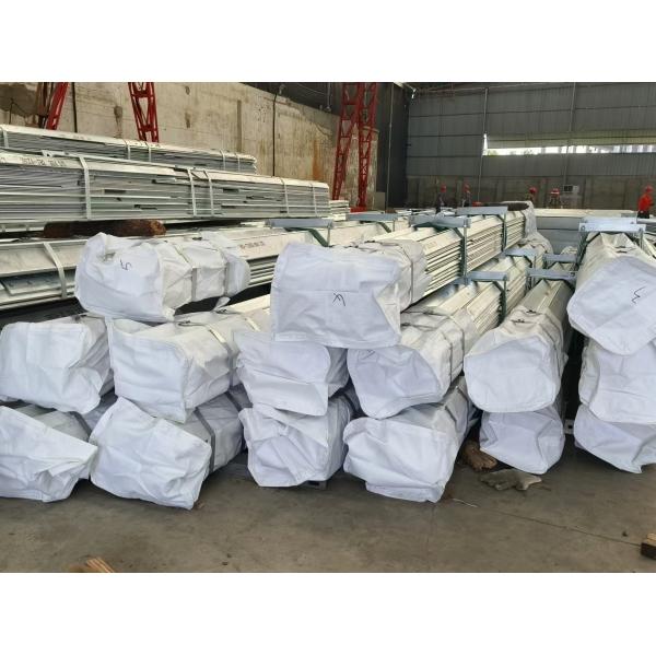 Self Supporting Galvanized Steel Pole Rooftop Antenna Tower For Telecom