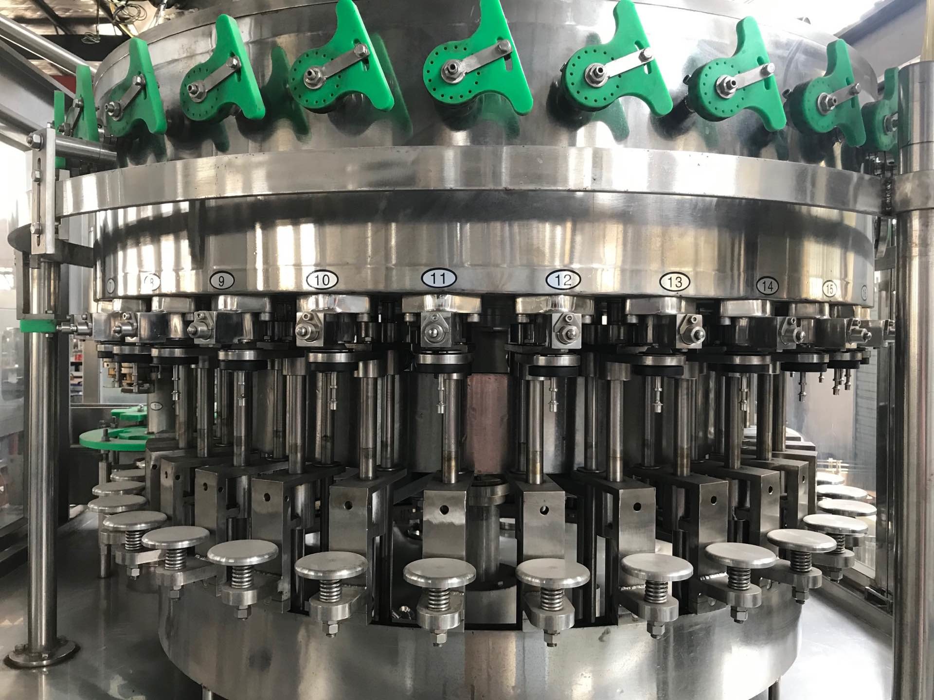 Buy cheap 1.5kw 2500BPH Carbonated Soft Drink Filling Machine product