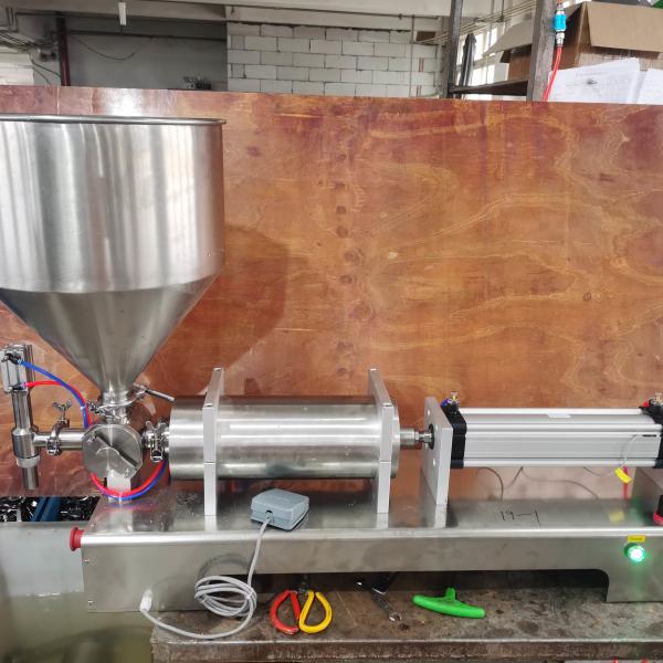 Efficient And Convenient Semi-Automatic Paste Filling Machine Accurate Filling To Enhance The Production Efficiency Of The Preferred Choice