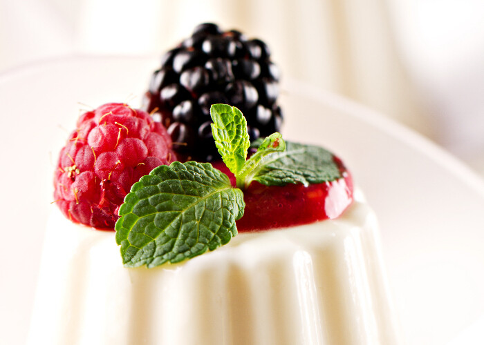 Buy cheap Thickener / Emulsifier Distilled Monoglyceride DMG For Cosmetics , Food product