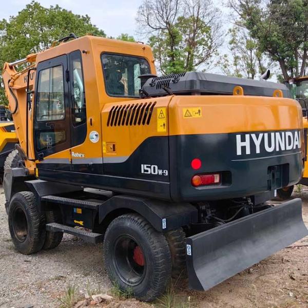Small Used Excavator Hyundai R150w-9 Wheel Excavator 0.23m3 Bucket Capacity