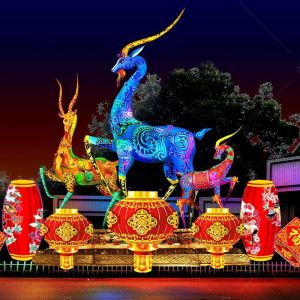 China Themed Chinese Traditional Lantern Customized Light Show Handcrafted Lantern on sale