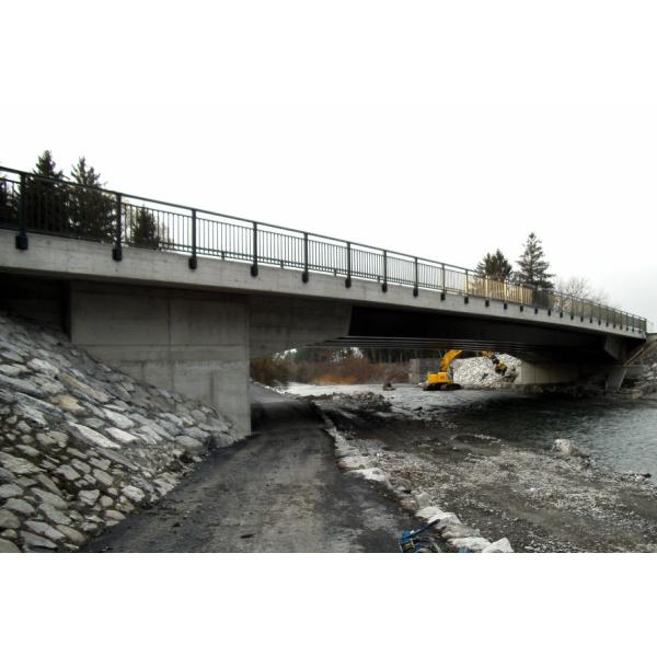 Shear Connectors on Bridge Support