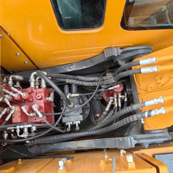 Small Used Excavator Hyundai R150w-9 Wheel Excavator 0.23m3 Bucket Capacity