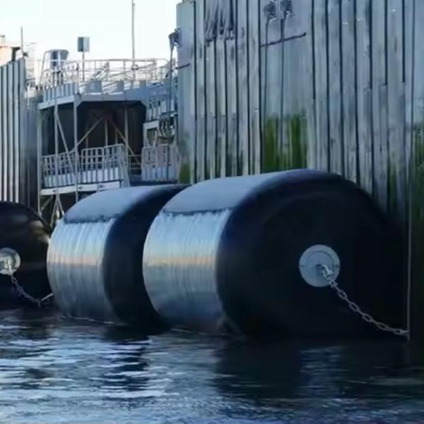 Marine Protection Dock Fenders Lightweight Durable High Buoyancy UV Resistant