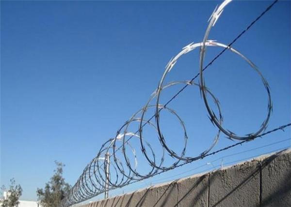 Quality Security 304 Concertina Wire Fencing , Razor Wire Barrier Decorative Barbed for sale