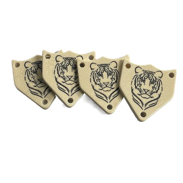 Irregular Pentagon 3 Hole Fancy Plastic Buttons Engraved Tiger Logo In