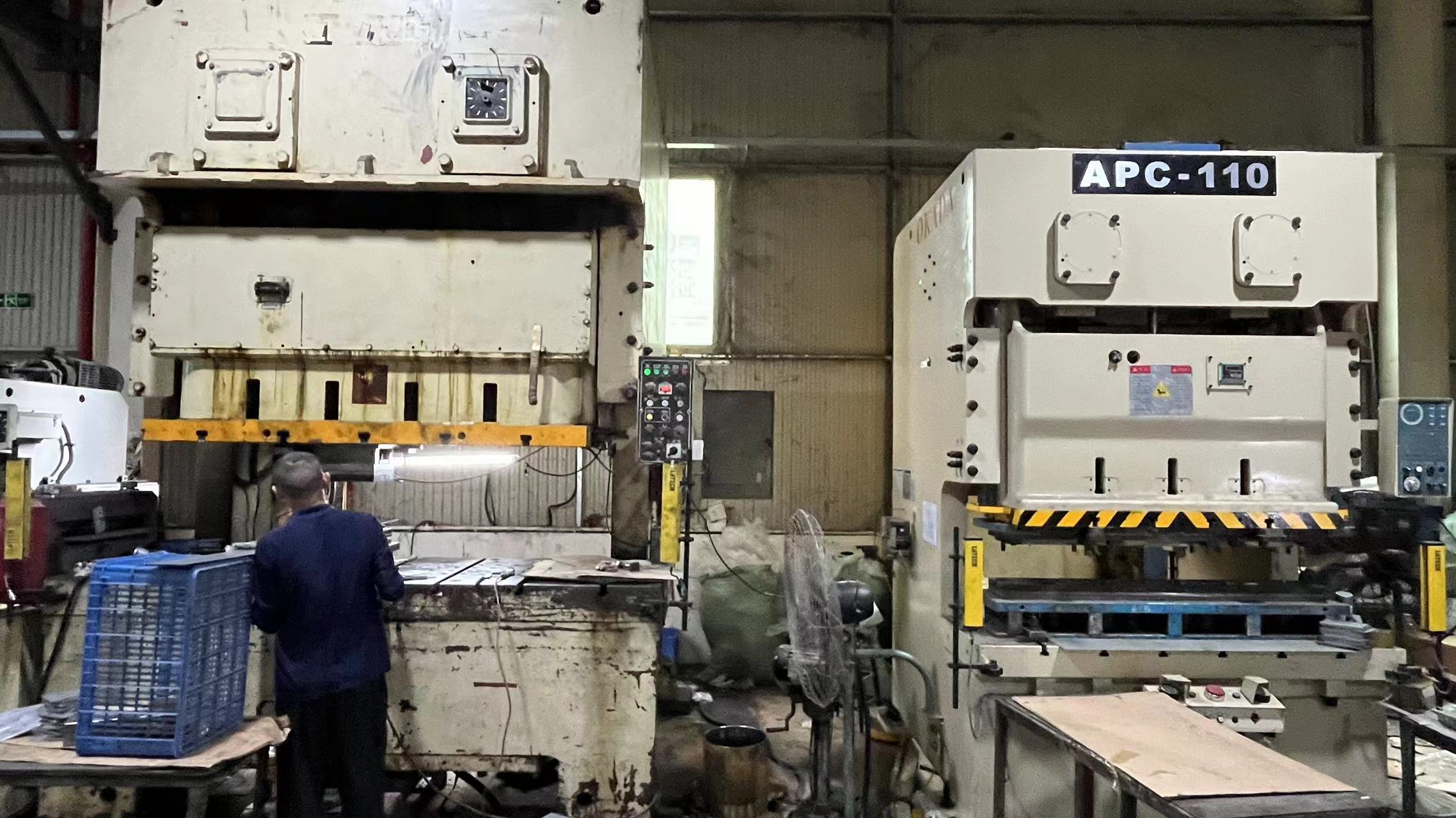 Custom Aluminum Heatsink Channel Fabrication For Electronics Components Cooling