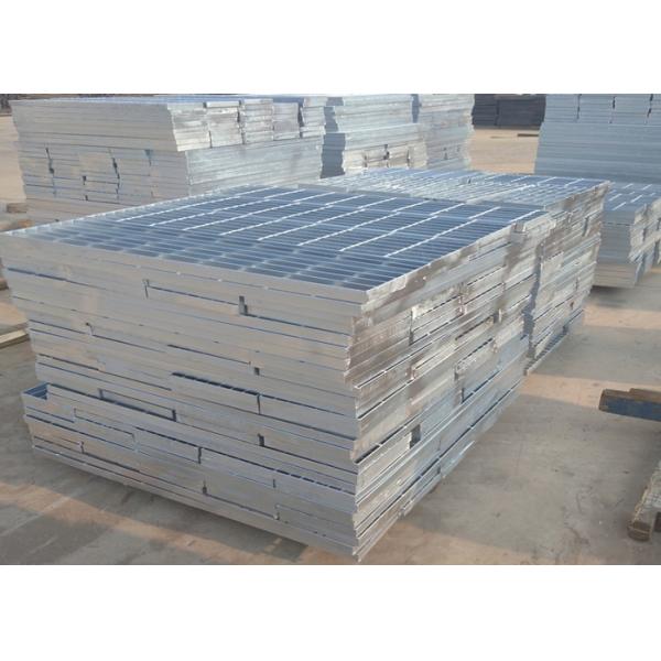 ISO9001 Rust Proof Catwalk Steel Grating 8*8mm Metal Grate For Driveway