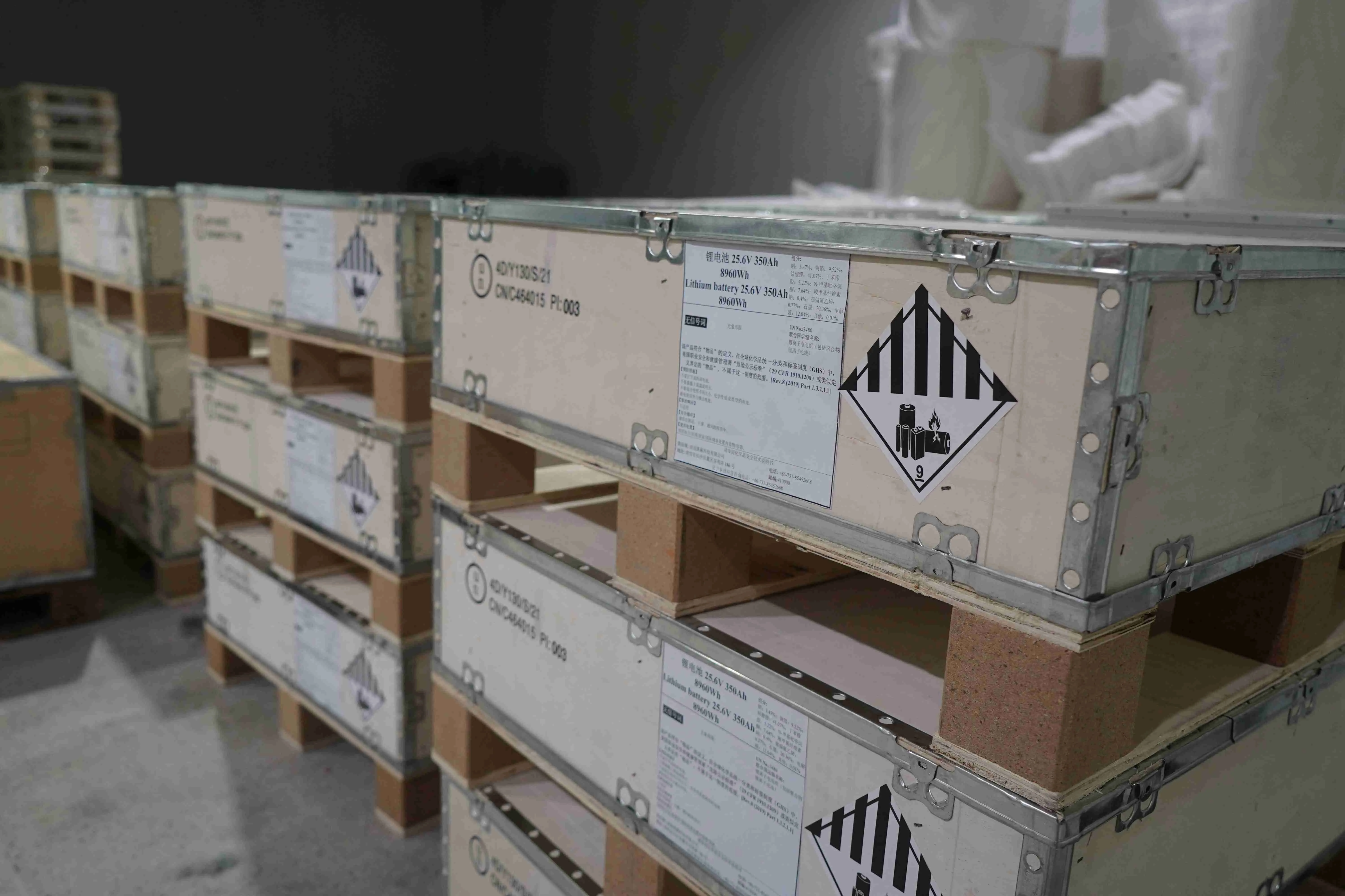 Hot selling rack type 48V lithium iron phosphate battery 48v100ah Solar Energy Storage System for 10kw 20kw 30kw 50kw