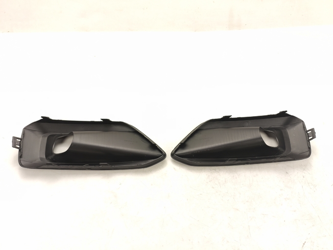 OE 31449343 31449344 Front Bumper Left / Right Fog Lamp Cover Left Fog Light Grille Cover For VOLVO