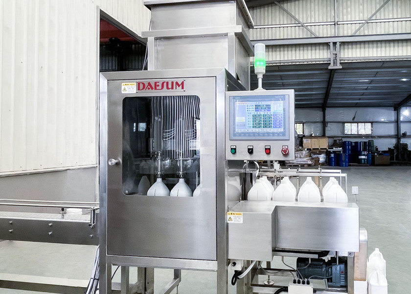 Buy cheap Four Nozzles Jerrycan Filling Machine product