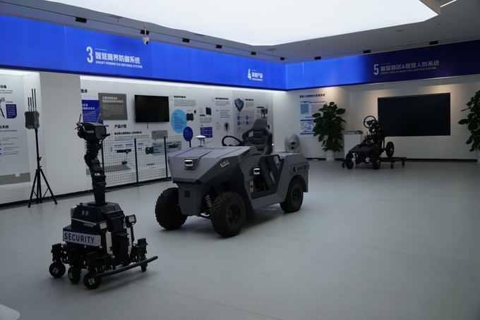 Portable FPV Transmission Interception Device Full-Band Detection and Customizable Scanning Options for Evidence Collection
